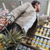 Лаборатория забраковала 13 наименований пищевых продуктов
